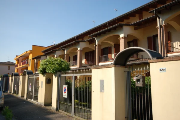 Vermezzo, Residenze Elena