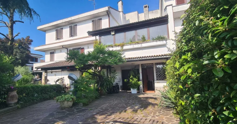 Servigo Fratelli Cervi villa vendita 1